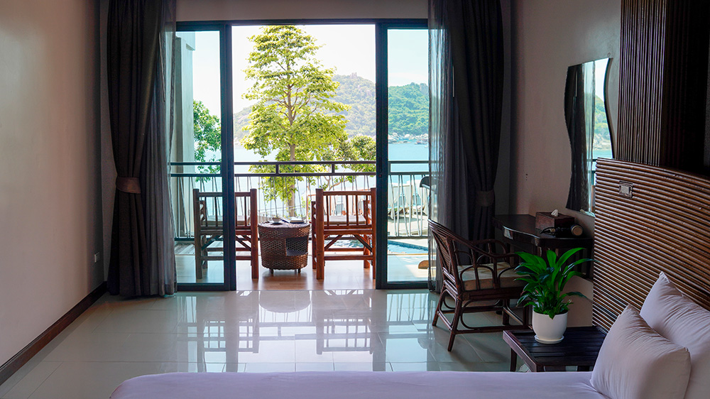 312 Deluxe Poolside Sea View-JW-_6-small