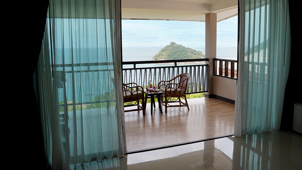 Treasure Hill Side Sea View Family Suite-balcony2-small